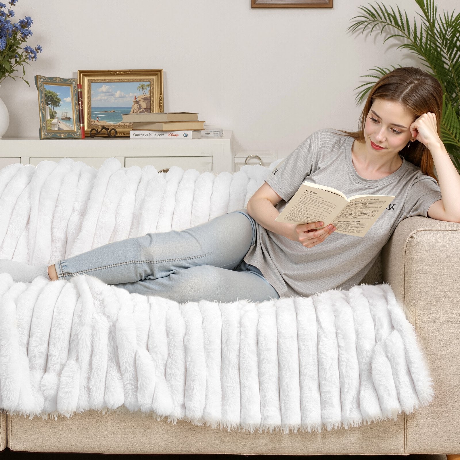 Faux Fur Throw Blanket 50 x 60 in – main product view